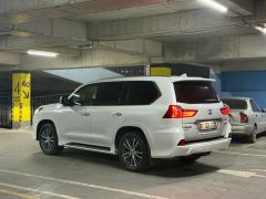 Photo of the vehicle Lexus LX