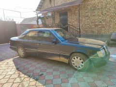 Сүрөт унаа Mercedes-Benz W124