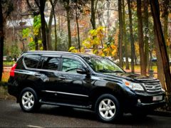 Photo of the vehicle Lexus GX