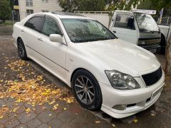 Photo of the vehicle Toyota Crown