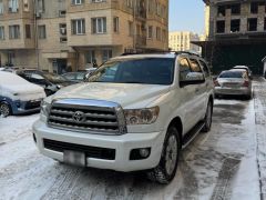 Photo of the vehicle Toyota Sequoia