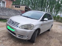 Фото авто Toyota Avensis Verso