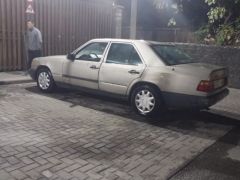 Photo of the vehicle Mercedes-Benz W124