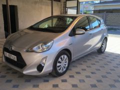 Сүрөт унаа Toyota Prius c