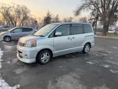 Сүрөт унаа Toyota Voxy