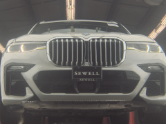 Photo of the vehicle BMW X7