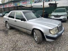 Сүрөт унаа Mercedes-Benz W124