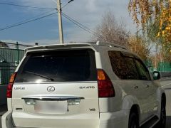 Photo of the vehicle Lexus GX