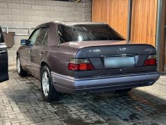 Сүрөт унаа Mercedes-Benz W124