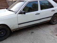 Сүрөт унаа Mercedes-Benz W124