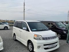 Сүрөт унаа Toyota Voxy