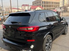 Photo of the vehicle BMW X5