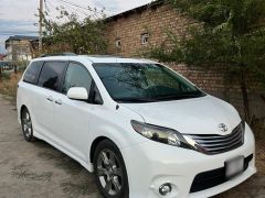 Фото авто Toyota Sienna