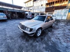 Photo of the vehicle Mercedes-Benz W124