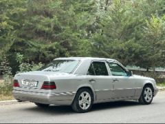 Сүрөт унаа Mercedes-Benz W124