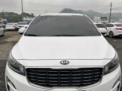 Photo of the vehicle Kia Carnival