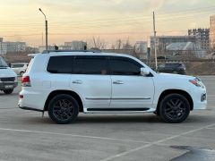 Photo of the vehicle Lexus LX