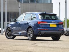 Photo of the vehicle Audi Q7