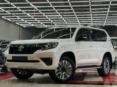 Сүрөт унаа Toyota Land Cruiser Prado