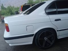 Photo of the vehicle BMW 5 Series