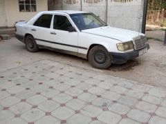 Сүрөт унаа Mercedes-Benz W124