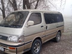 Сүрөт унаа Toyota HiAce