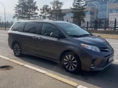 Сүрөт унаа Toyota Sienna