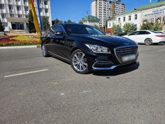 Photo of the vehicle Genesis G80