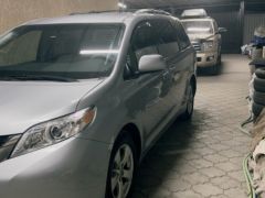 Сүрөт унаа Toyota Sienna