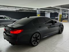 Photo of the vehicle BMW M5