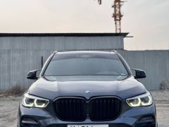 Photo of the vehicle BMW X5