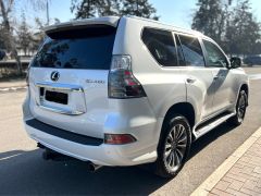 Photo of the vehicle Lexus GX