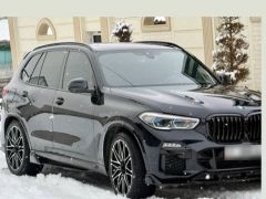 Photo of the vehicle BMW X5