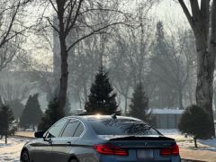 Photo of the vehicle BMW 5 Series