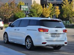 Photo of the vehicle Kia Carnival