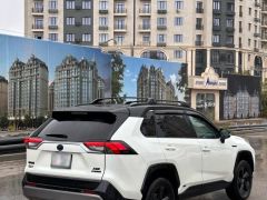 Сүрөт унаа Toyota RAV4