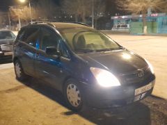 Сүрөт унаа Toyota Corolla Verso