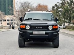 Фото авто Toyota FJ Cruiser