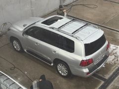 Photo of the vehicle Lexus LX