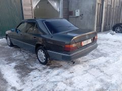 Сүрөт унаа Mercedes-Benz W124