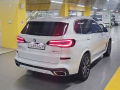 Photo of the vehicle BMW X5