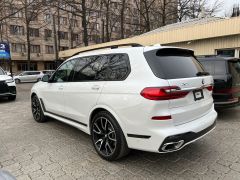 Photo of the vehicle BMW X7