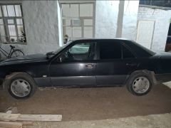 Сүрөт унаа Mercedes-Benz W124