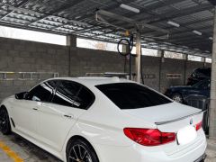 Photo of the vehicle BMW 5 Series