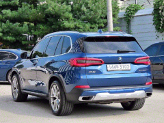 Photo of the vehicle BMW X5