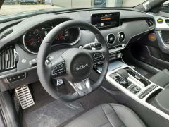 Photo of the vehicle Kia Stinger