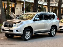 Сүрөт унаа Toyota Land Cruiser Prado