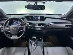 Фото авто Lexus UX