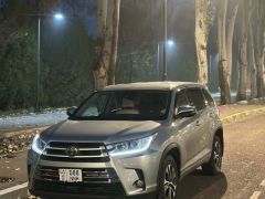 Photo of the vehicle Toyota Highlander