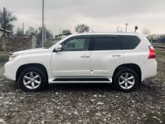 Photo of the vehicle Lexus GX